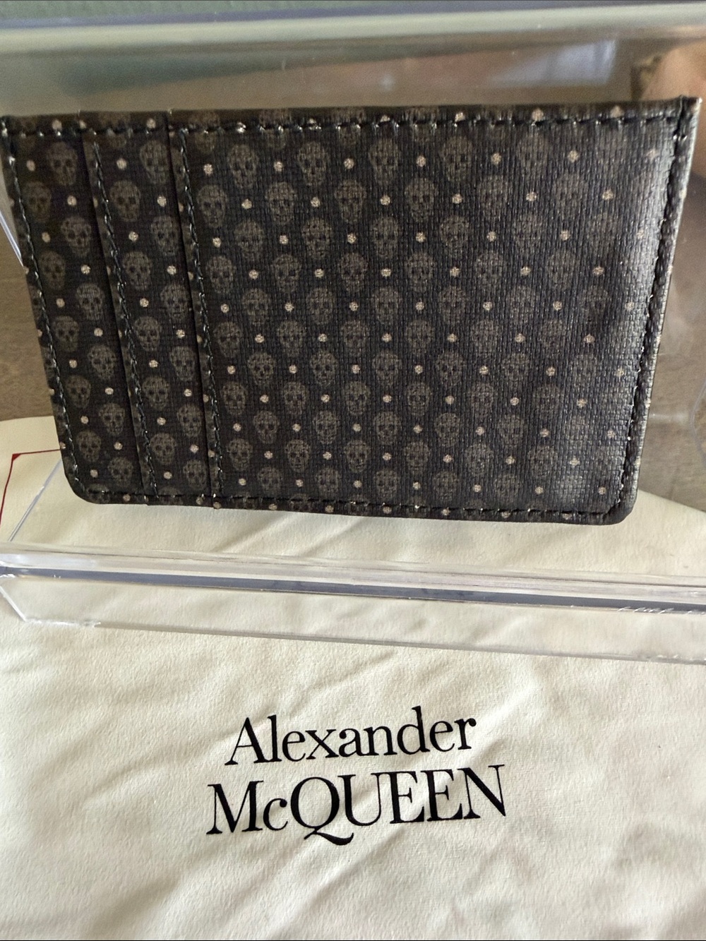 Alexander McQueen Black Skull-Print Card Sleeve - Picture 2 of 7